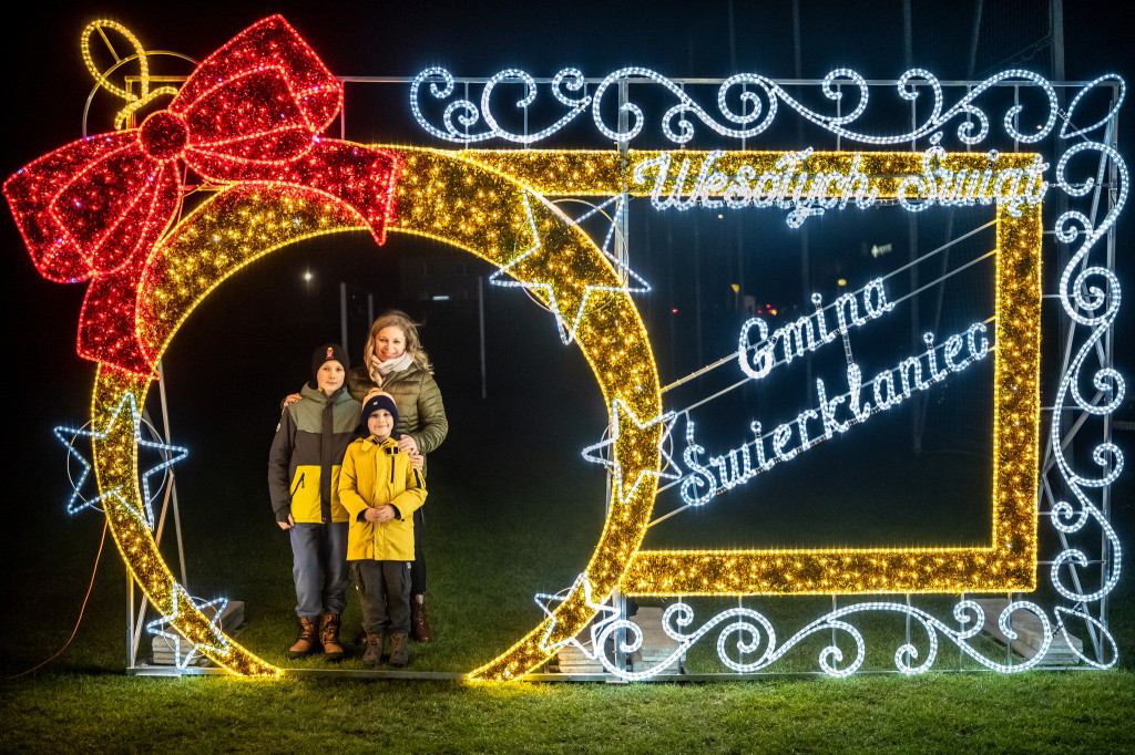 Akcja choinka, czyli świąteczny klimat w Orzechu [FOTO]