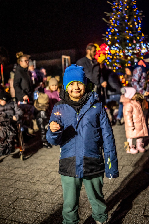 Akcja choinka, czyli świąteczny klimat w Orzechu [FOTO]