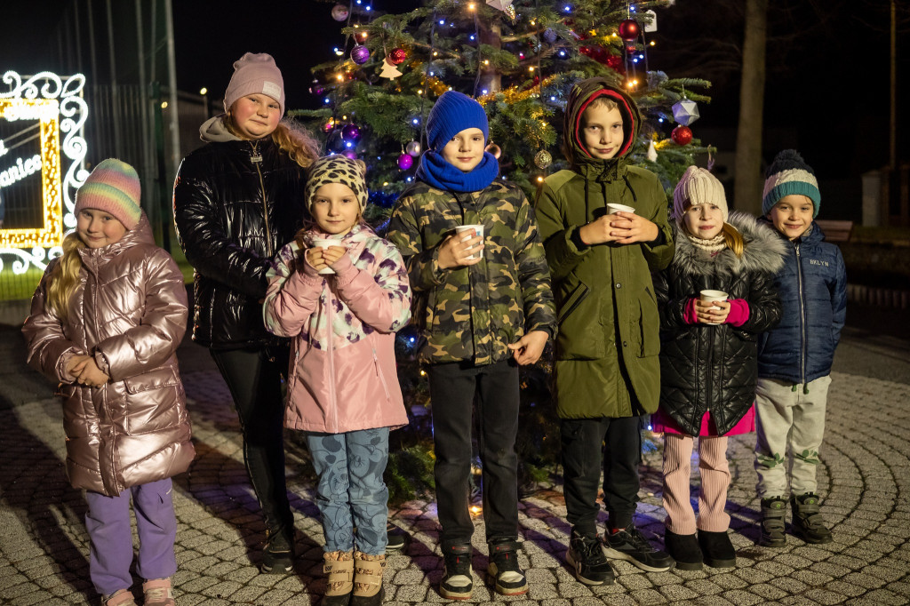 Akcja choinka, czyli świąteczny klimat w Orzechu [FOTO]