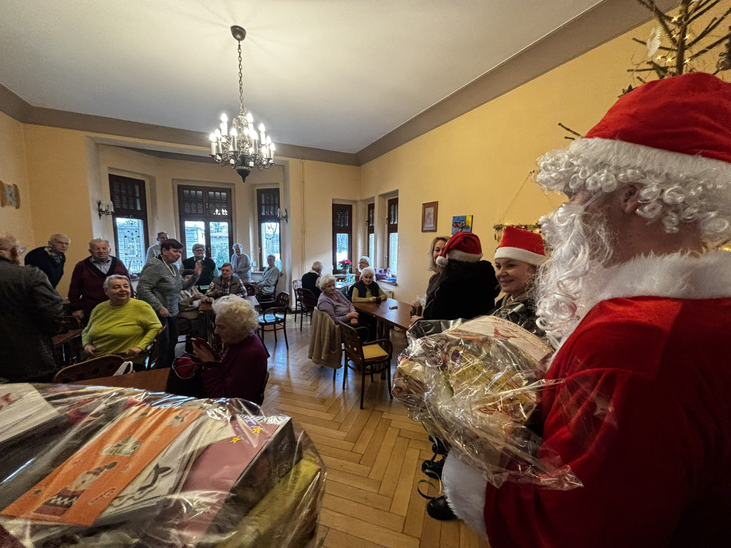 Sorbona z Tarnowskich Gór pomaga przed świętami