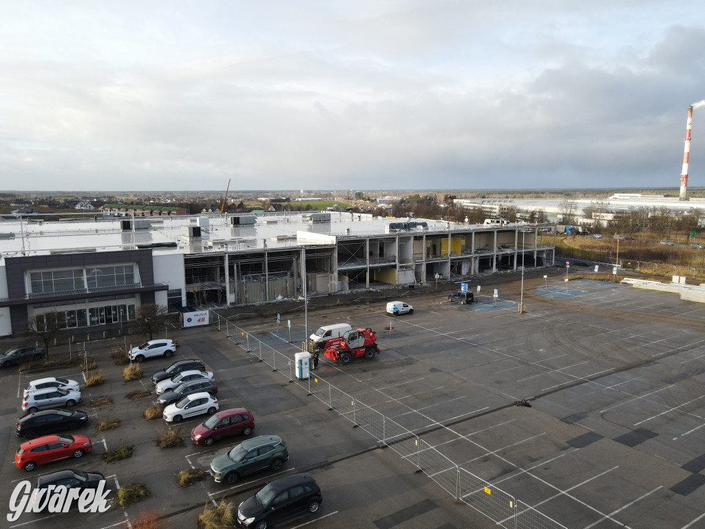 Tarnowskie Góry, dawne Tesco. Trwa rozbiórka