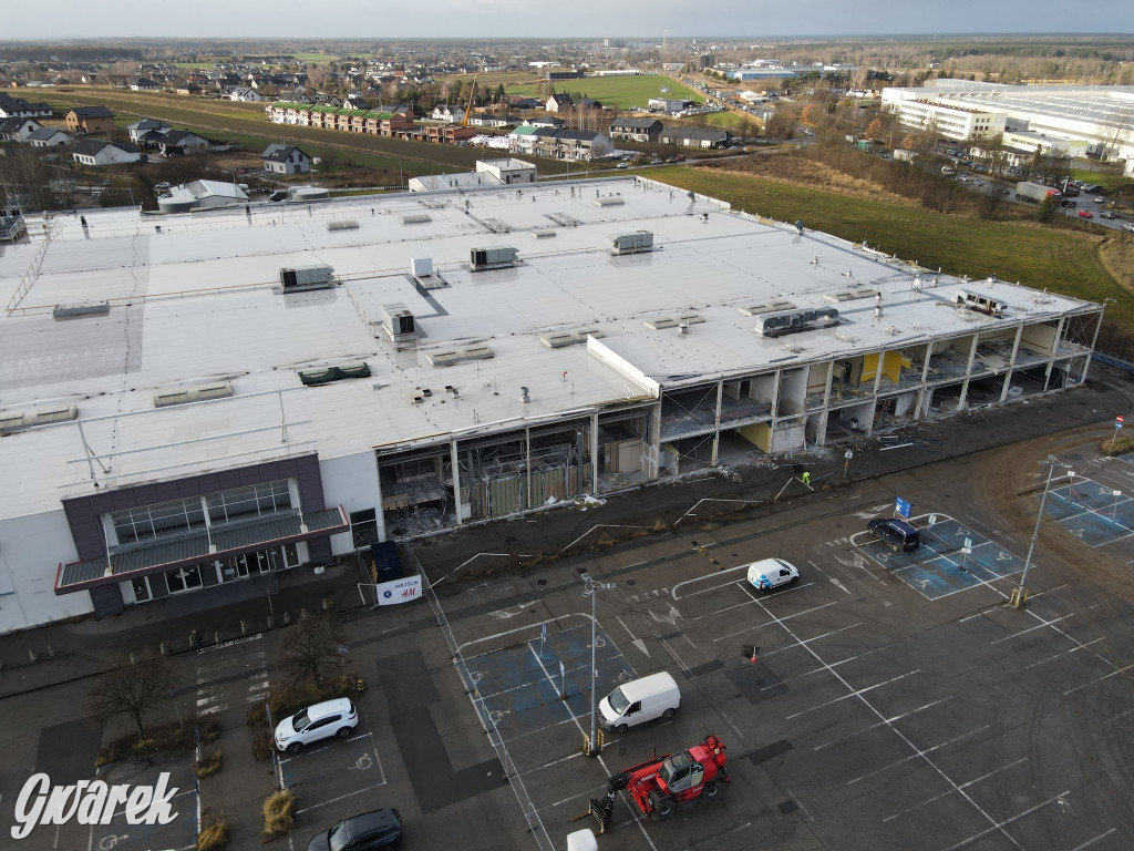 Tarnowskie Góry, dawne Tesco. Trwa rozbiórka