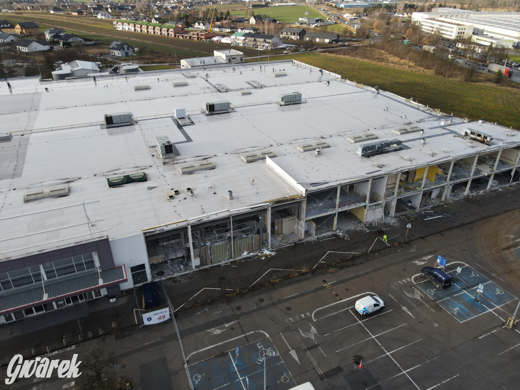 Tarnowskie Góry, dawne Tesco. Trwa rozbiórka