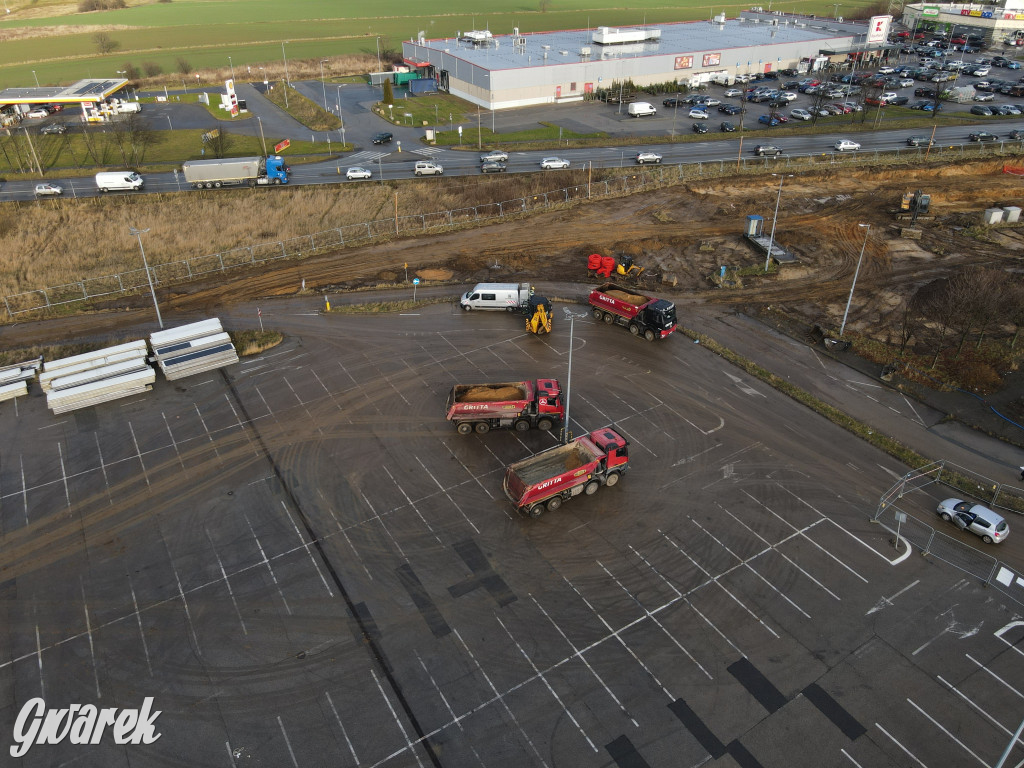 Tarnowskie Góry, dawne Tesco. Trwa rozbiórka