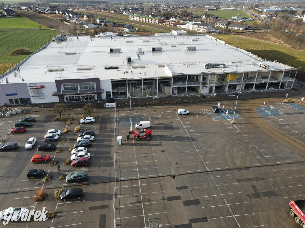 Tarnowskie Góry, dawne Tesco. Trwa rozbiórka