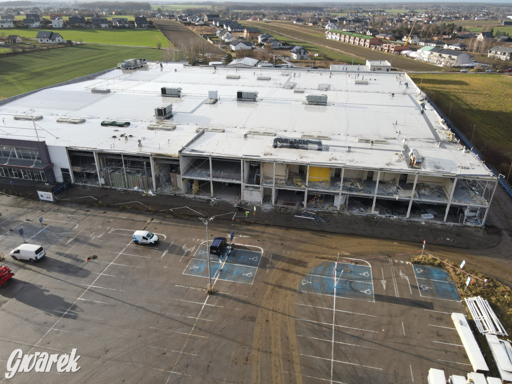 Tarnowskie Góry, dawne Tesco. Trwa rozbiórka