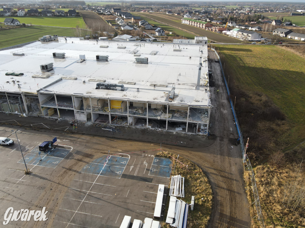 Tarnowskie Góry, dawne Tesco. Trwa rozbiórka