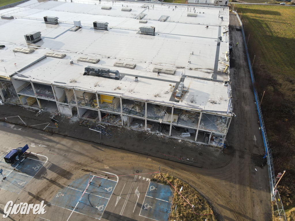 Tarnowskie Góry, dawne Tesco. Trwa rozbiórka