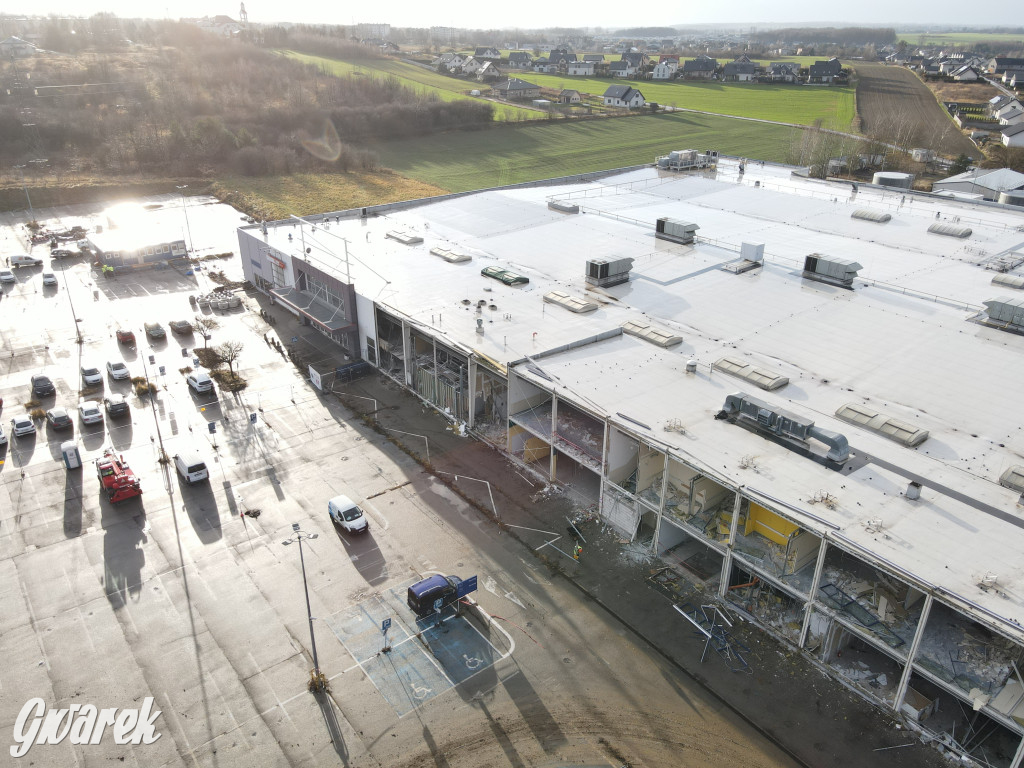 Tarnowskie Góry, dawne Tesco. Trwa rozbiórka