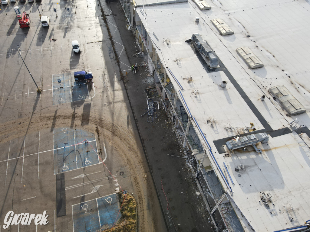 Tarnowskie Góry, dawne Tesco. Trwa rozbiórka