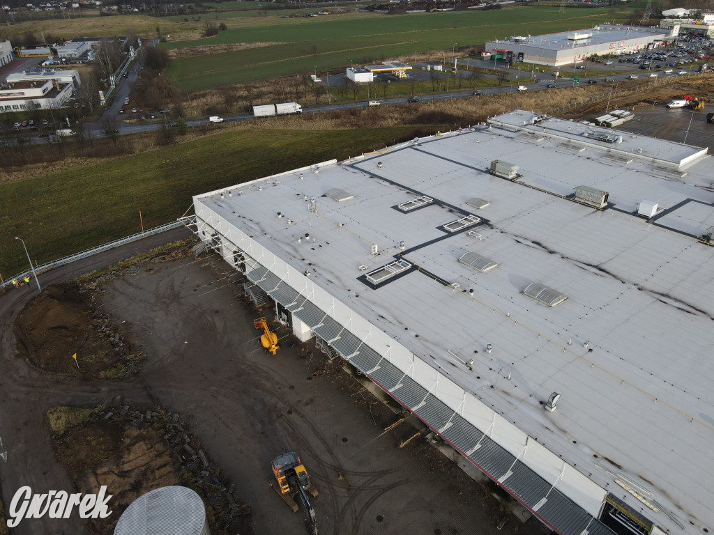 Tarnowskie Góry, dawne Tesco. Trwa rozbiórka