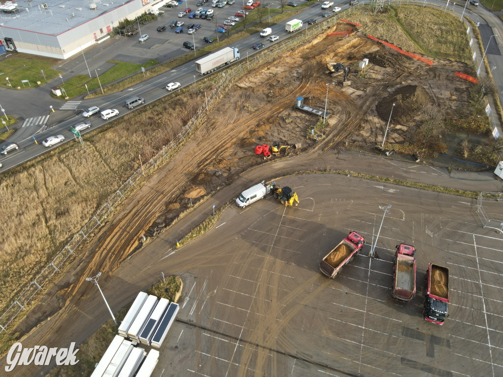 Tarnowskie Góry, dawne Tesco. Trwa rozbiórka