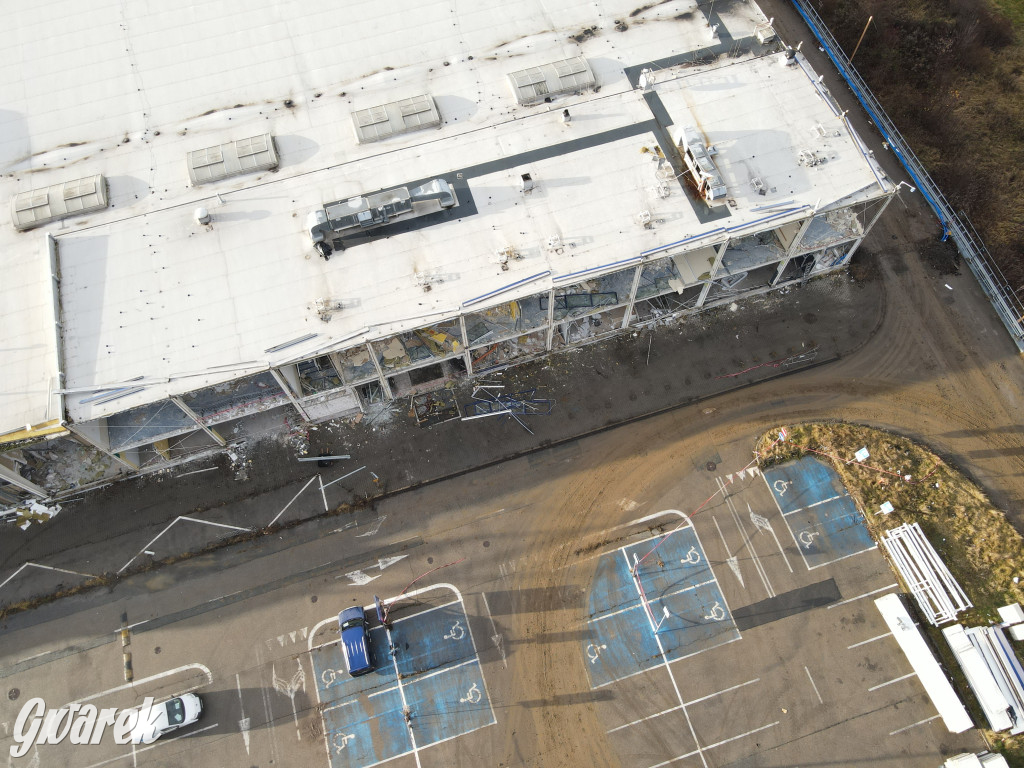 Tarnowskie Góry, dawne Tesco. Trwa rozbiórka