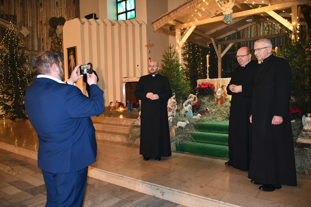 Radzionków, Rojca. Szopka i życzenia proboszcza