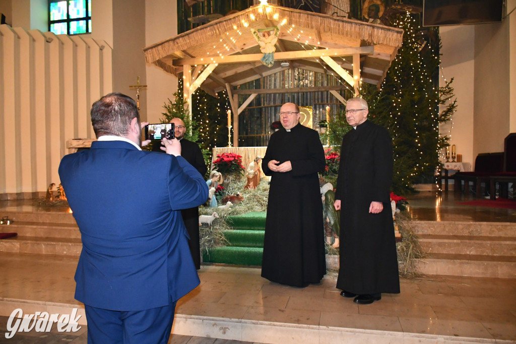 Radzionków, Rojca. Szopka i życzenia proboszcza