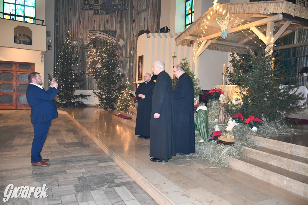 Radzionków, Rojca. Szopka i życzenia proboszcza