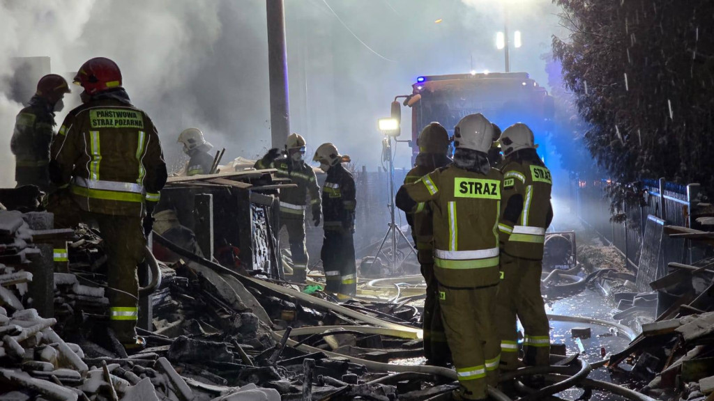 Pożar domu, wielogodzinna akcja straży