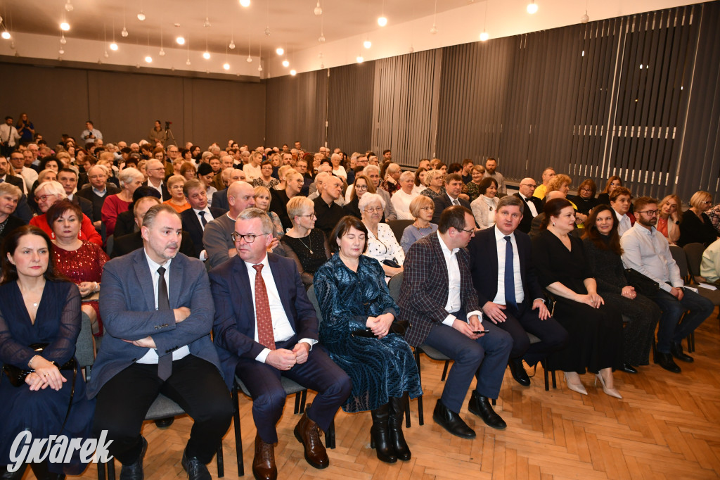 Koncert noworoczny. Dyrektor przywitał się śpiewająco