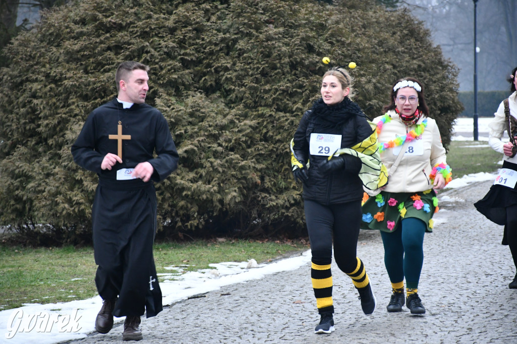 W śmiesznych przebraniach pobiegli dla WOŚP