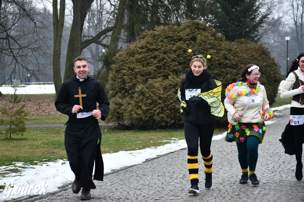 W śmiesznych przebraniach pobiegli dla WOŚP