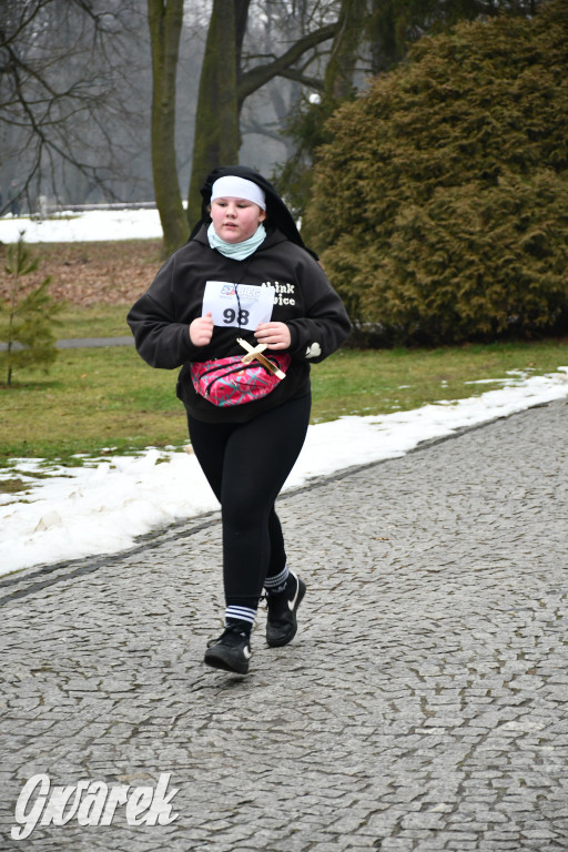 W śmiesznych przebraniach pobiegli dla WOŚP