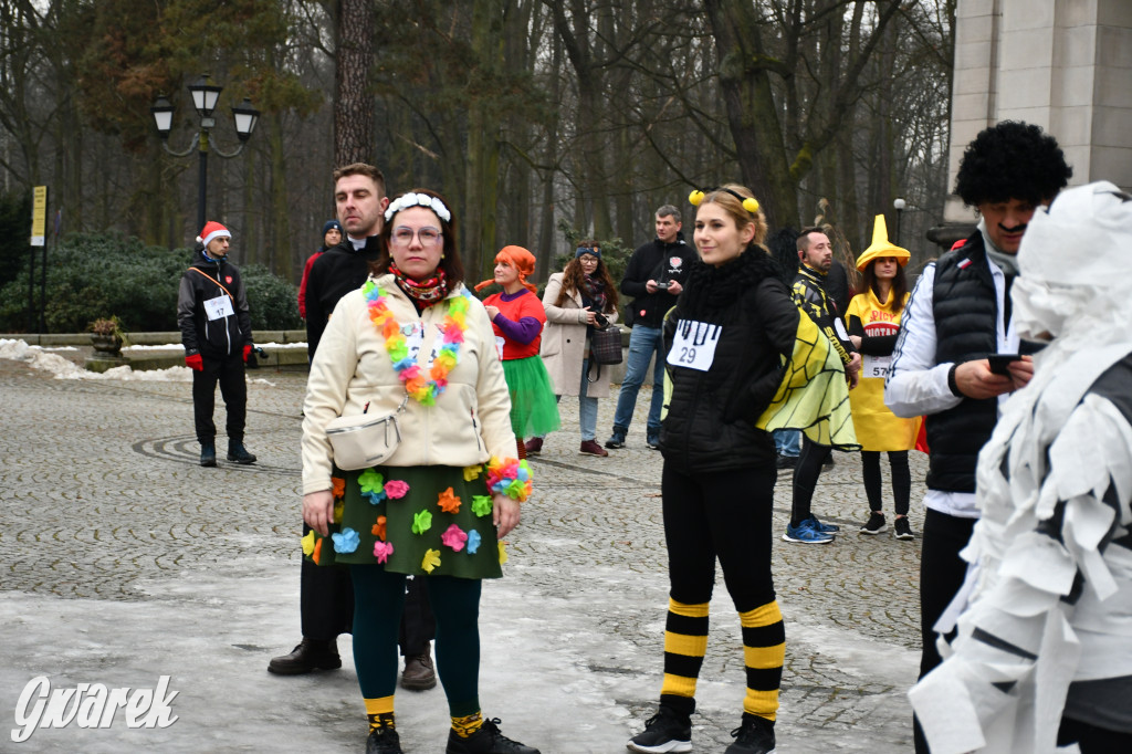 W śmiesznych przebraniach pobiegli dla WOŚP