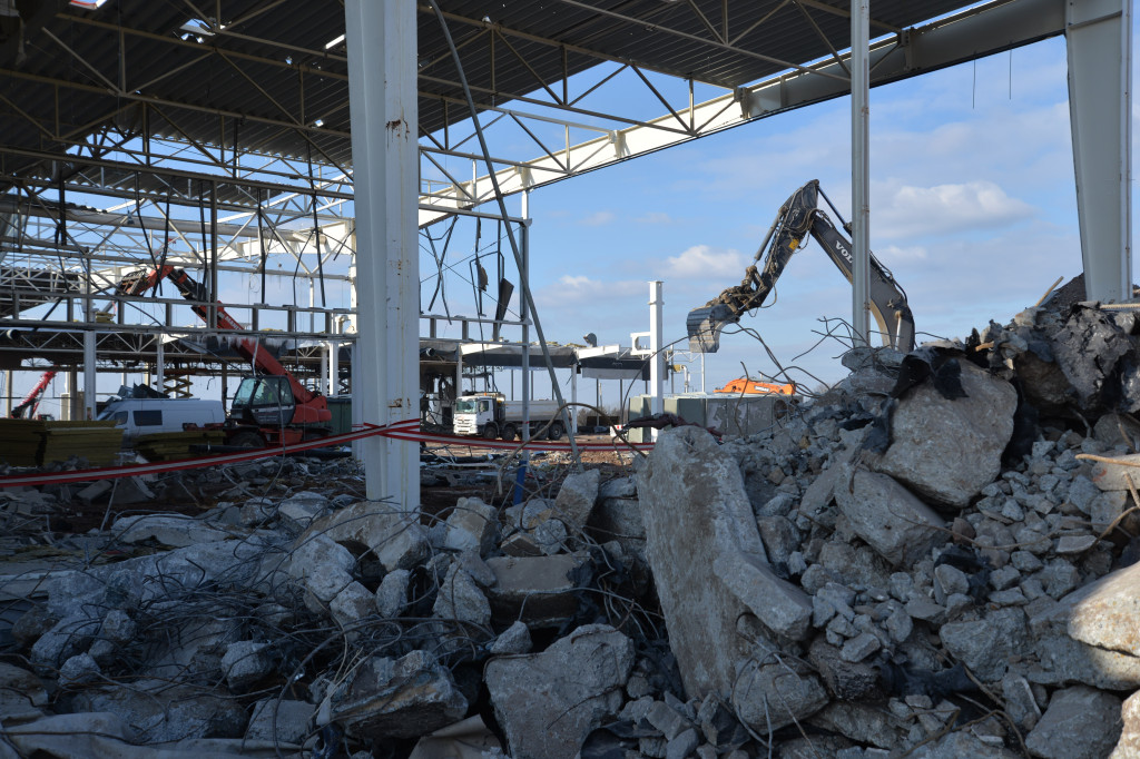 Byłe Tesco. Jest demolka, ma być park handlowy