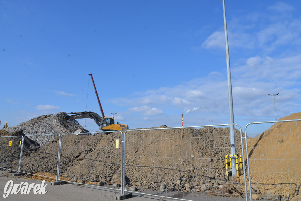 Byłe Tesco. Jest demolka, ma być park handlowy