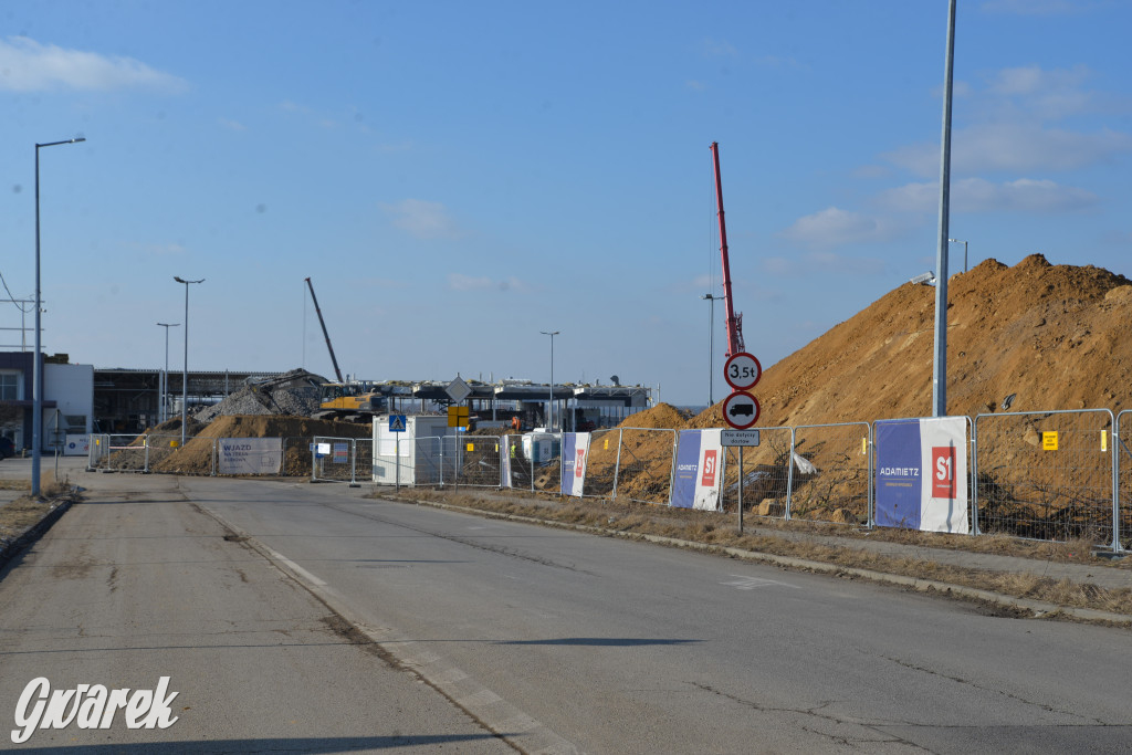 Byłe Tesco. Jest demolka, ma być park handlowy