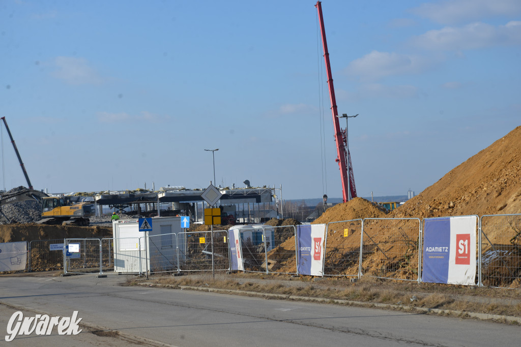 Byłe Tesco. Jest demolka, ma być park handlowy