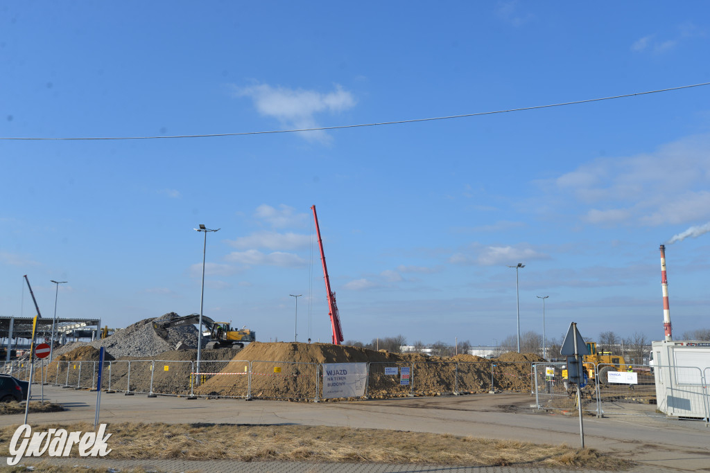 Byłe Tesco. Jest demolka, ma być park handlowy