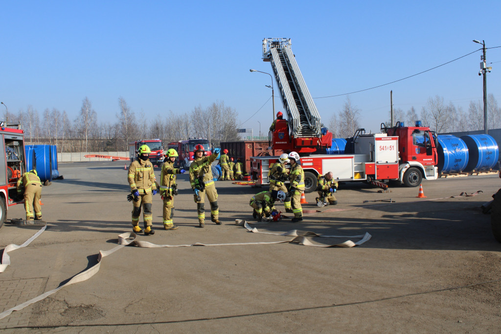 Piekary Śl. Ćwiczenia  w zakładzie Cobra Europa