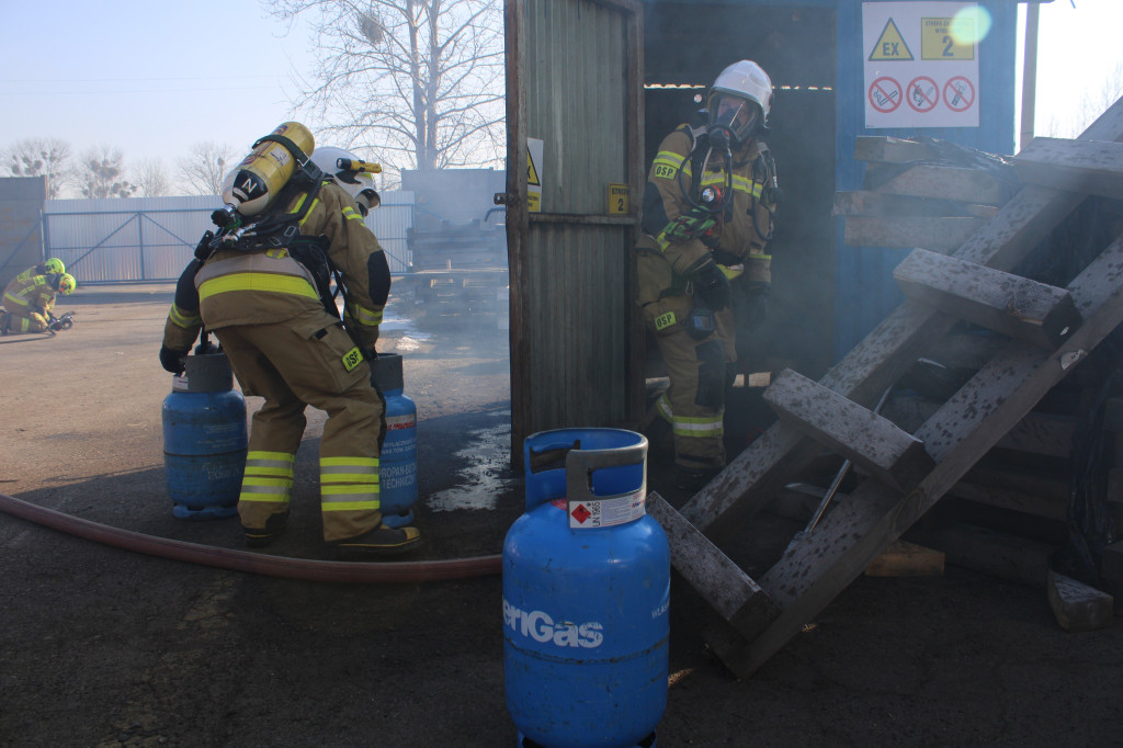 Piekary Śl. Ćwiczenia  w zakładzie Cobra Europa