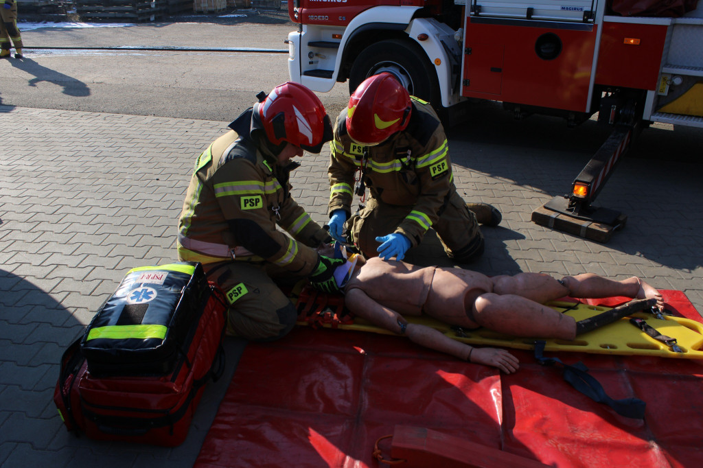 Piekary Śl. Ćwiczenia  w zakładzie Cobra Europa