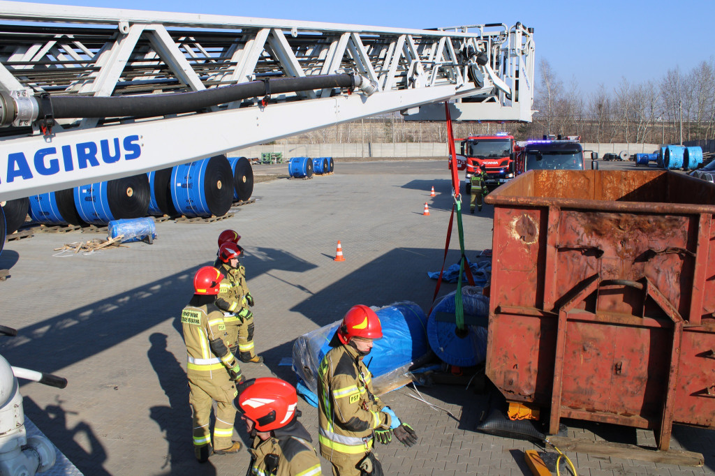 Piekary Śl. Ćwiczenia  w zakładzie Cobra Europa