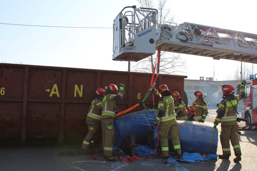 Piekary Śl. Ćwiczenia  w zakładzie Cobra Europa