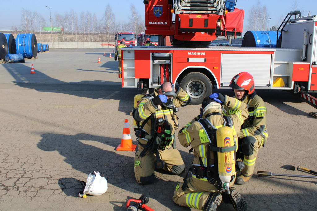 Piekary Śl. Ćwiczenia  w zakładzie Cobra Europa