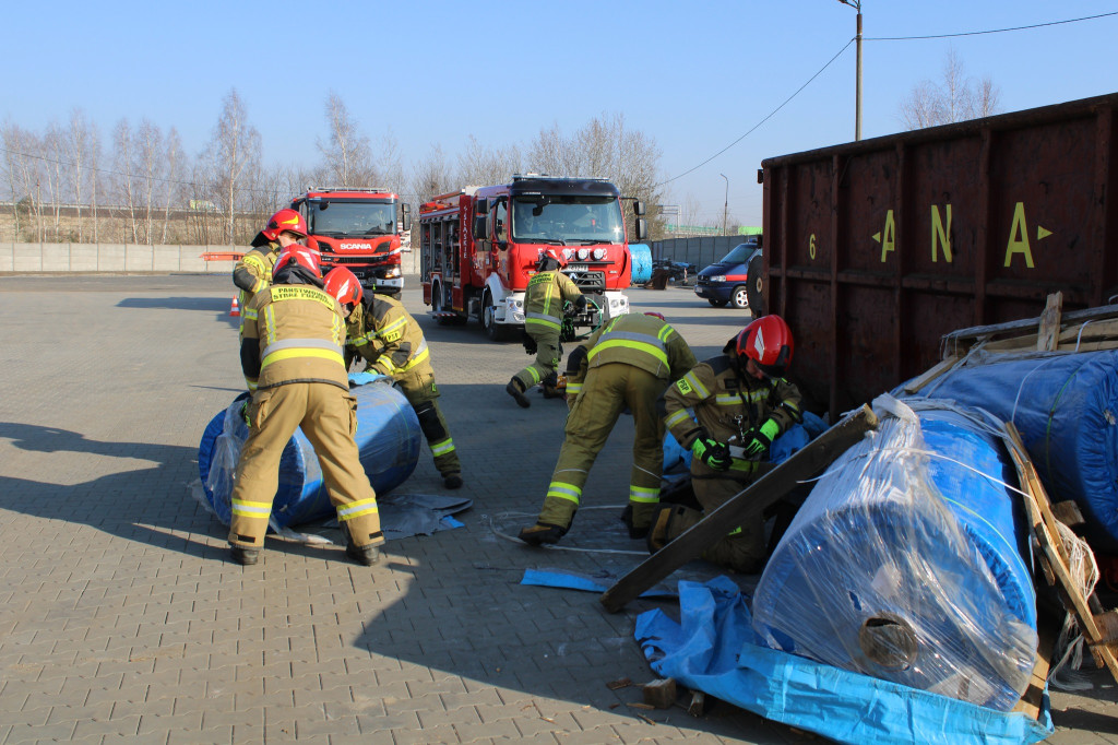 Piekary Śl. Ćwiczenia  w zakładzie Cobra Europa