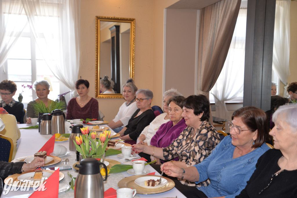 Świerklaniec. Dzień Kobiet z Obieżyświatem