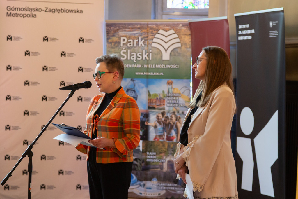 Jaja strusie z motywami zwierząt. Wystawa kroszonek