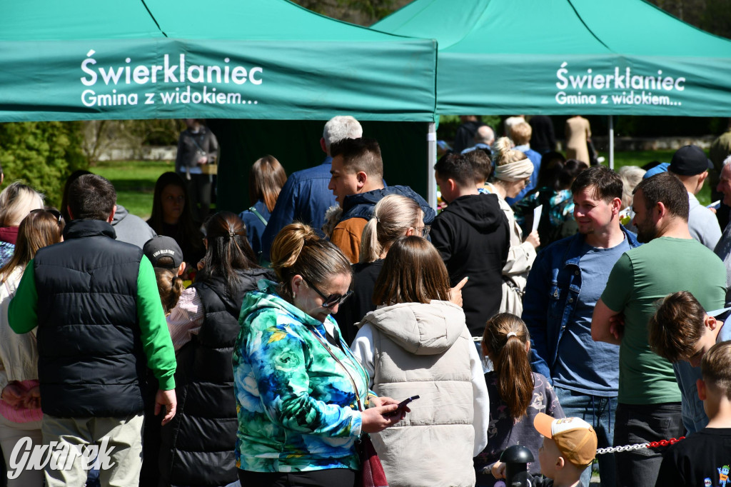 Świerklaniec. Wielkanocne szukanie jajek