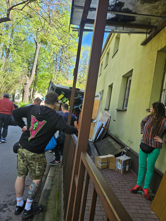 Przeprowadzka Tarnogórskiej Szafy Społecznej
