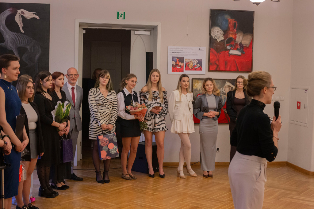 Tarnowskie Góry. Wystawa absolwentów Plastyka