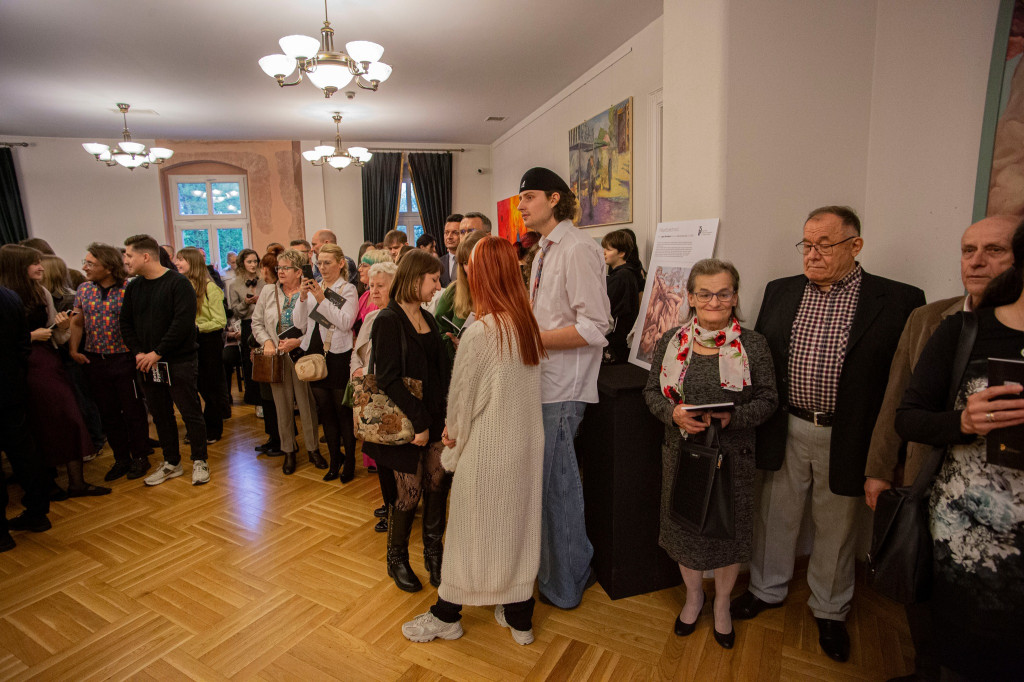 Tarnowskie Góry. Wystawa absolwentów Plastyka