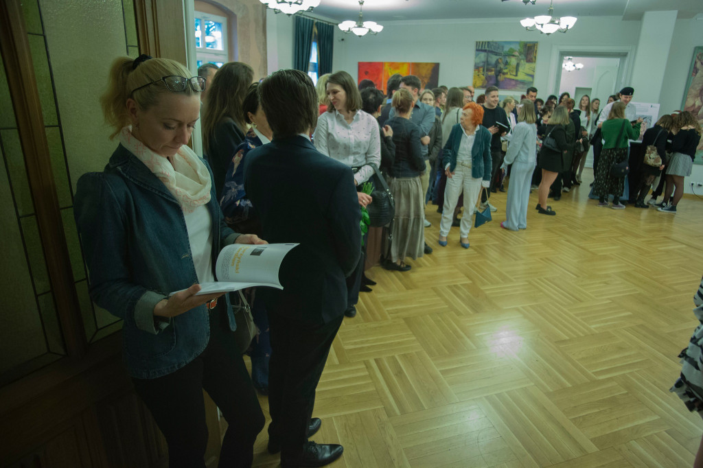 Tarnowskie Góry. Wystawa absolwentów Plastyka