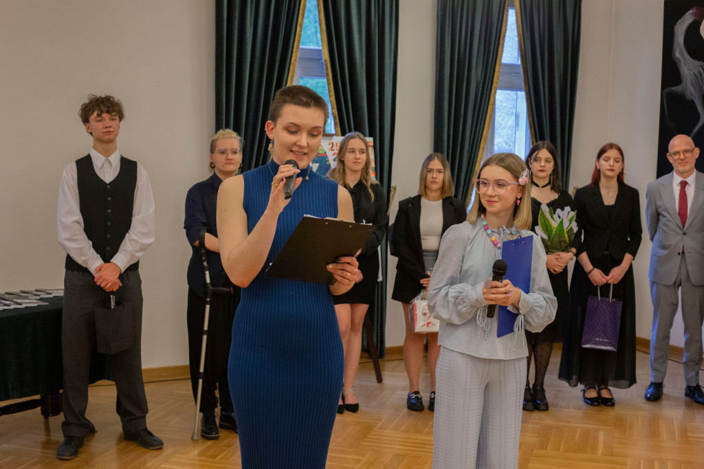 Tarnowskie Góry. Wystawa absolwentów Plastyka