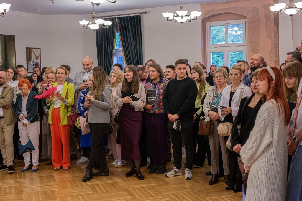 Tarnowskie Góry. Wystawa absolwentów Plastyka