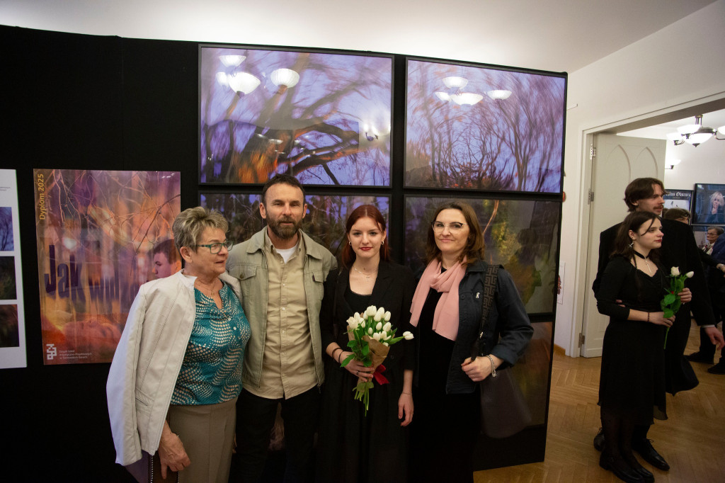 Tarnowskie Góry. Wystawa absolwentów Plastyka