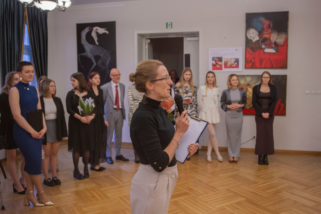 Tarnowskie Góry. Wystawa absolwentów Plastyka