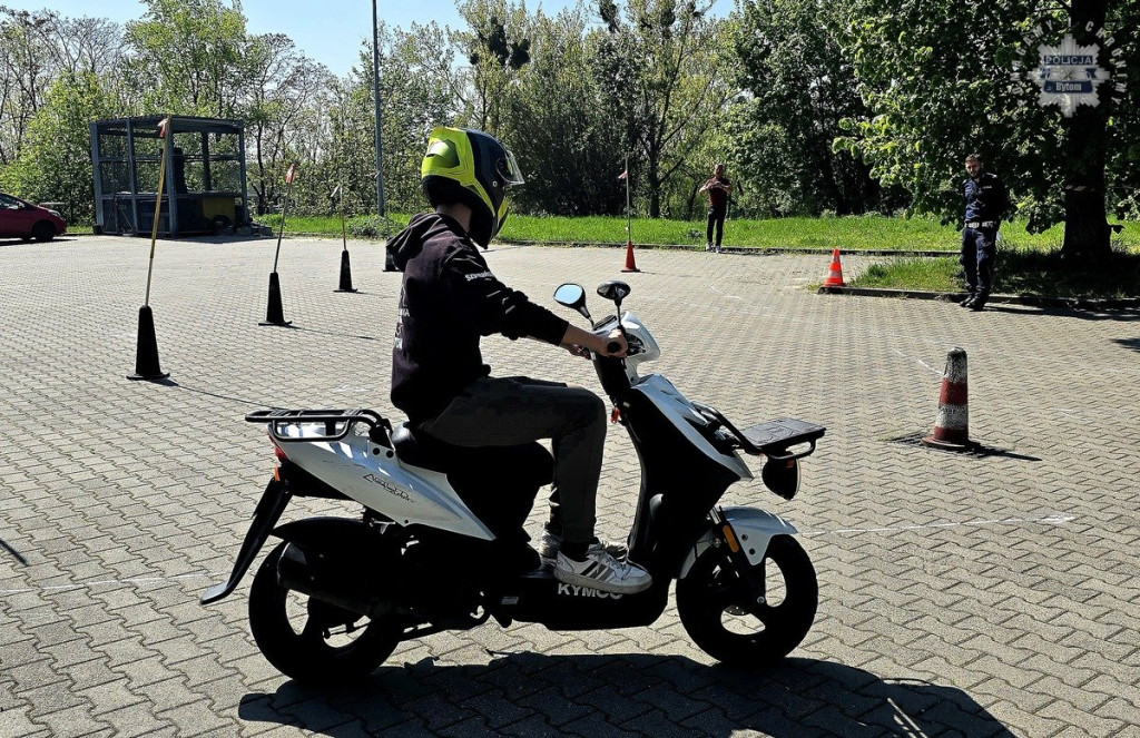 Bytom, Nakło Śl. Uczeń szkoły rolniczej na czele